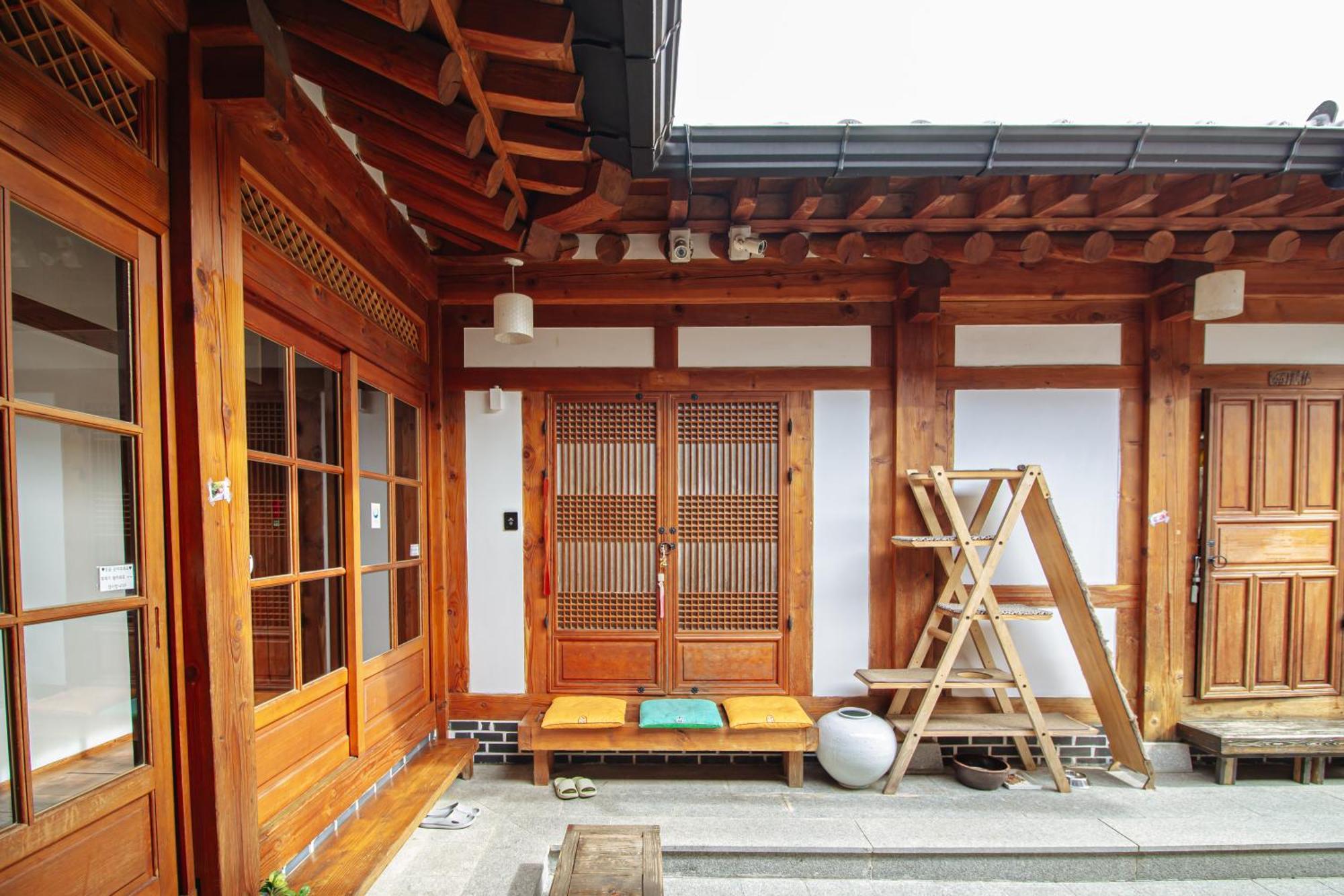 Jeonju Hanok Village Deoksugung Bagian luar foto